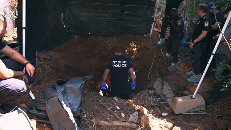 כדי לקבל כספים: בני זוג קברו את גופת האם ניצולת השואה בחצר