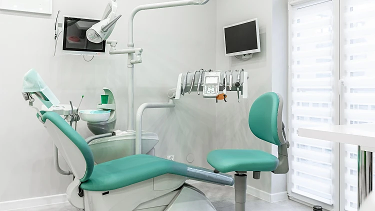 העוקץ הדנטלי: הרופא ברח עם הכסף, המטופלים נשארו עם כאבים