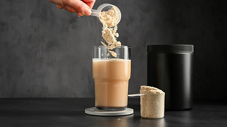 מהם התוספים והאבקות חלבון הכי טובים לספורטאים? | רשת 13