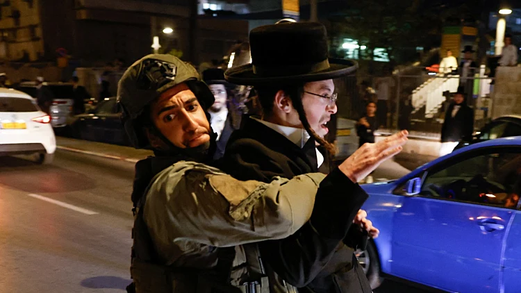 ימותו ולא יתגייסו: המנהיג הליטאי ותלמידיו הצטרפו למאבק החרדי