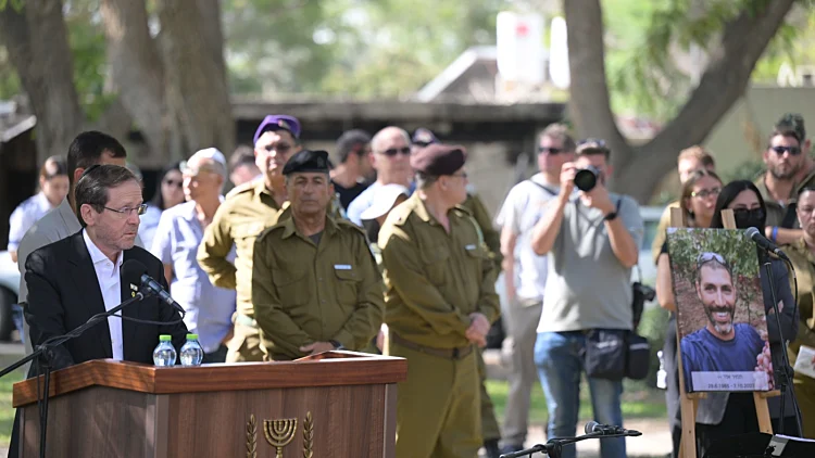 תמיר אדר הובא למנוחות: "חזרת למקום עליו נלחמת בגבורה עילאית"