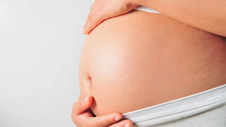 Pregnant,woman,on,a,white,background