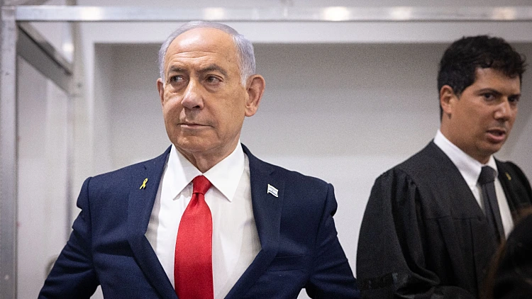 רה"מ נתניהו וסנגורו עמית חדד בבית המשפט