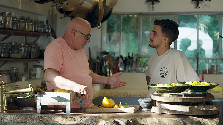 "עף לי קלוש על הראש": השפים חוזרים למטבחים הסוערים של פעם