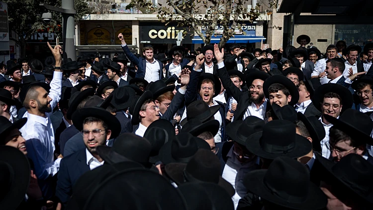 מאחורי הגב של הפוליטיקאים: הרבנים שדורשים לא לגייס אף חרדי
