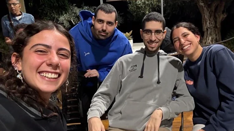 "פתאום אפשר פשוט לנשום": האחיות של אביתר וגיא חוזרות לחיים