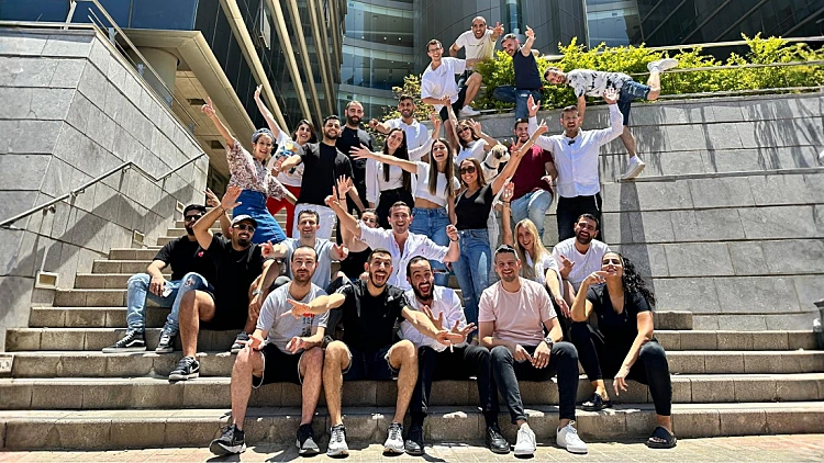 יצאנו לבדוק איך סוכנות השיווק המובילה בישראל מצליחה לייצר צמיחה לעסקים ישראליים | רשת 13