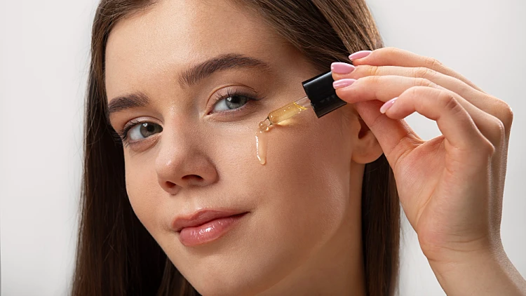 שמן, סרום או קרם לחות? כך תבחרי את המוצר המושלם לסוג השיער שלך | רשת 13