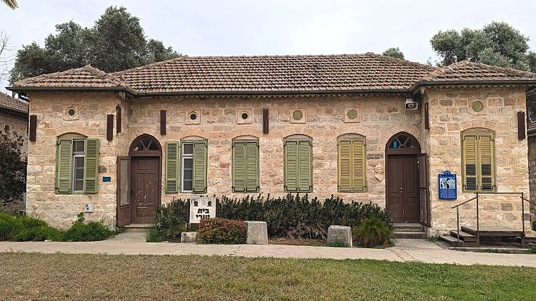 חפש את האישה: משהו חדש וטוב קורה באחת החצרות היפות בארץ