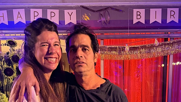 "היא אהבת חיי": אביב גפן חגג לאשתו יחד עם כל האקסיות