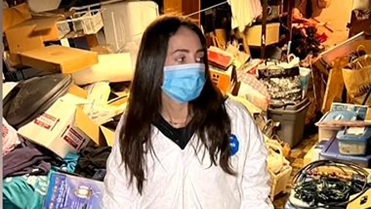 הישראלית שמנקה בתי אגרנים: "יש מקומות שלא נכנסו אליהם שנים"