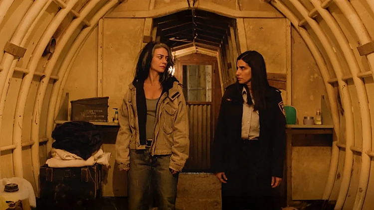 נינט טייב ודאנה איבגי, מתוך הסדרה "גחליליות"