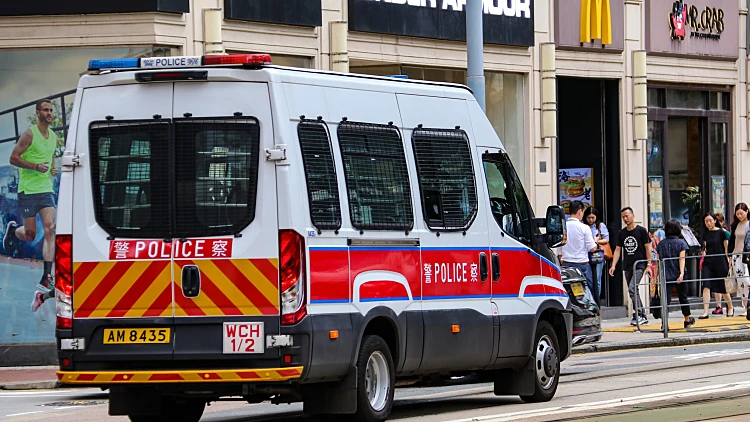 זוג בני 60 נעצרו לאחר שתועדו מקיימים יחסי מין במרחב הציבורי