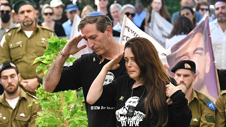 סמ"ר איתי חן הובא למנוחות; אביו: "מבטיח לך שנרדוף את כולם"