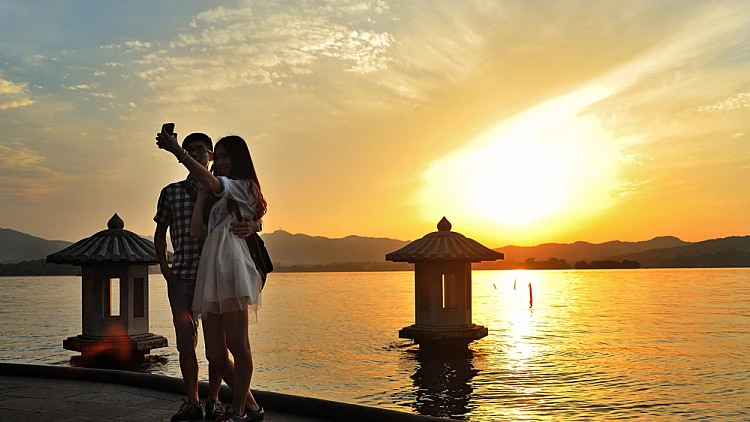 לא רק "SHEIN" ו"Temu": מקומות בהם רווקים סינים מבלים בדייט