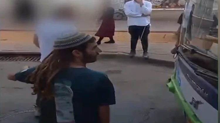 תיעוד חדש: נערי גבעות תוקפים נהג אוטובוס במודיעין עילית