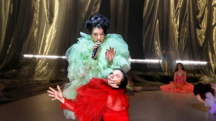 להקת יסמין גודר ודיקלה - אהבה מוסיקה עכשיו