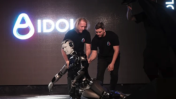 הפאדיחה הרוסית: תקלה מביכה בהשקת הרובוט החדש