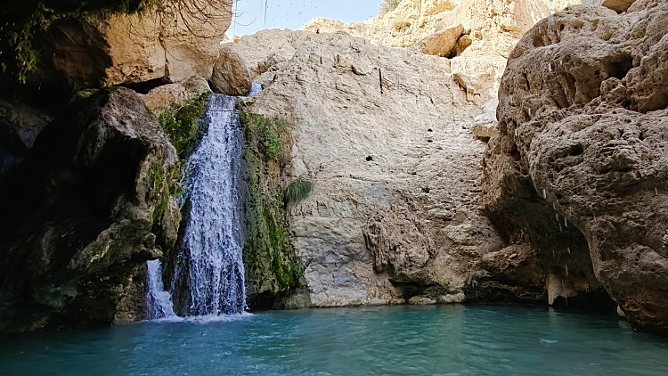 במיוחד לסופ"ש: זה המקום הכי מושלם כעת בארץ לטבילת סתיו 