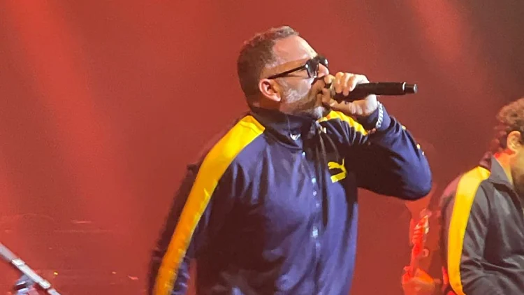 מרסדס בנד נתנו הופעה מפוצצת אנרגיה שכולה רוקנ'רול חי ובועט