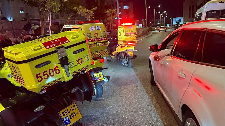 אמבולנס באשדוד בלילה בחושך