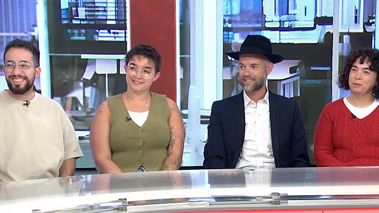 אחרי שהחרימו אותה: ההורים החרדים הגיעו לחתונה הגאה של בתם