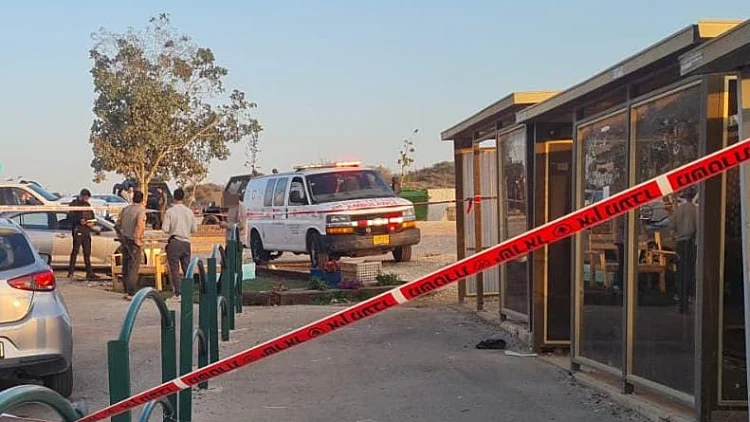 בת 8 נהרגה בתאונה בבנימין: "נלכדה מתחת לאוטובוס"