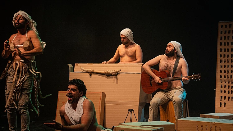 מתוך המחזה "סוף תרנגול"