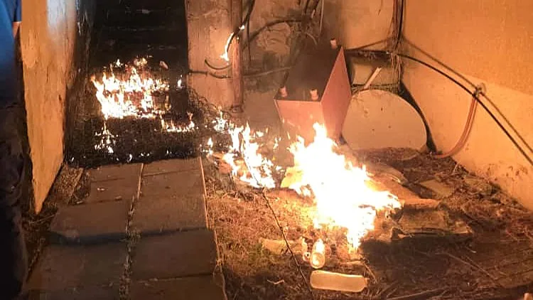 חשד להצתה: שריפות פרצו ב-9 בניינים בב"ש, 15 לכודים חולצו