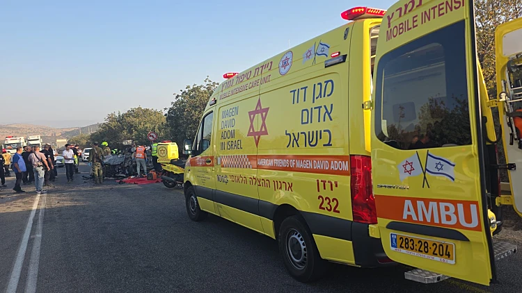 זירת התאונה בכביש 85 סמוך לכניסה למחצבות קדרים