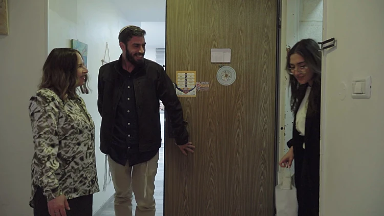 "משהו בי לא רצה להיכנס": האם הלל תפגוש את אימא של יעקב?