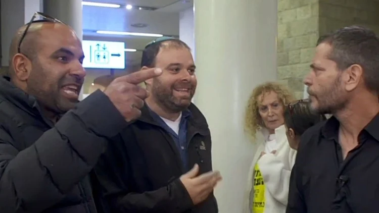 הדילים, המחנות - והתקיפה האלימה: מסע לבחירות למרכז הליכוד