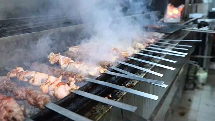 מדינה על השיפוד: מסע קולינרי בעקבות הטרנד שצץ כמעט בכל פינה