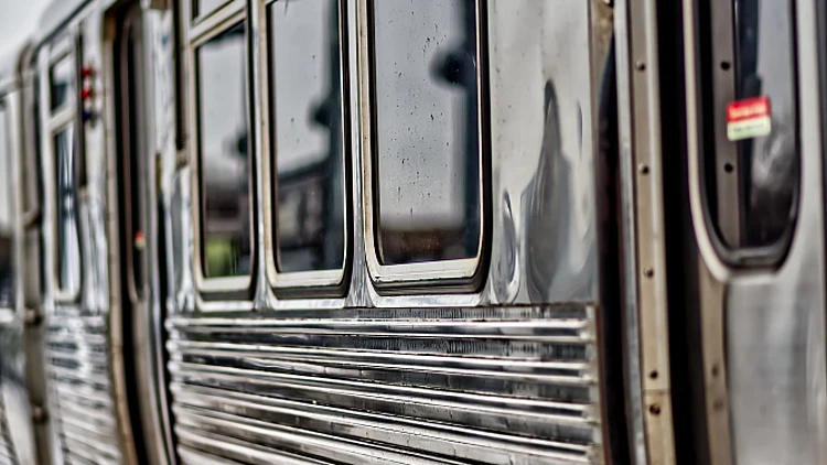 הרכבת הקלה עדיין בבנייה? כך תקופת העבודות משפיעה על הנהגים ועל ביטוח הרכב בישראל | רשת 13