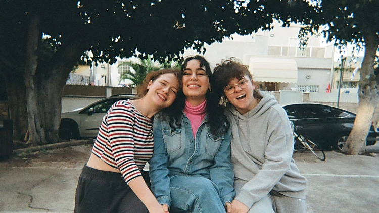 טליה ברטפלד, נועם קלינשטיין ונטע רוט