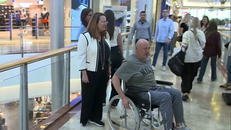 בוס בהסוואה ובכיסא גלגלים: בכירי המשק בדקו את נגישות העסקים