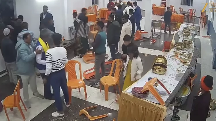 בישראל זה לא היה קורה: קטטה המונית עם כיסאות פלסטיק בחתונה