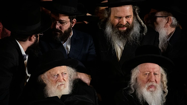 לקראת הכרעה: רבני אגודת ישראל יכריזו על התנגדות לחוק הפטור