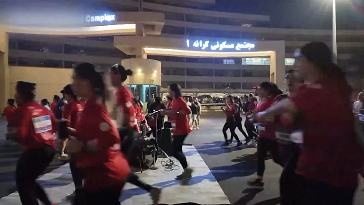"מרתון המהפכה": נשים רצו ללא כיסוי ראש - ועוררו סערה באיראן