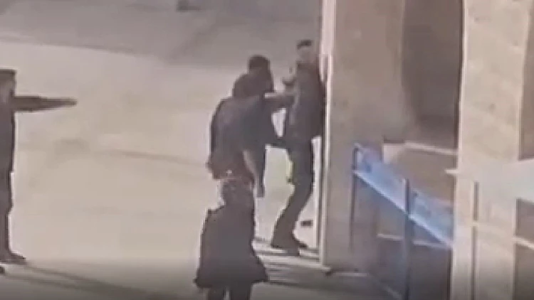 קרב חמולות בב&quot;ש: שני פצועים קשה מדקירות ליד בית המשפט