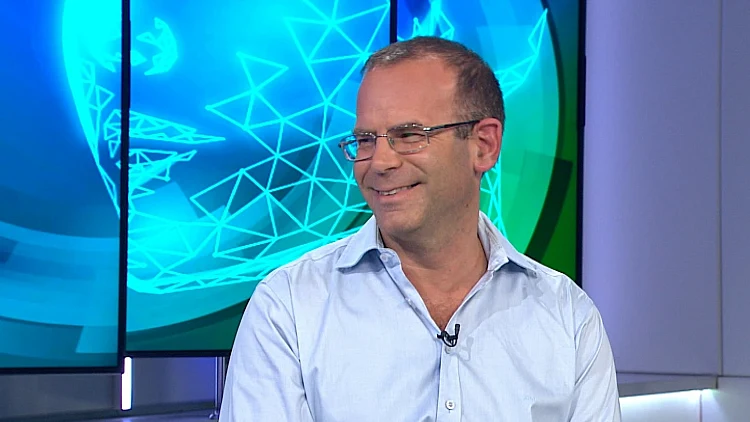 איך להתמודד עם כאב בניתוח החלפת מרפק