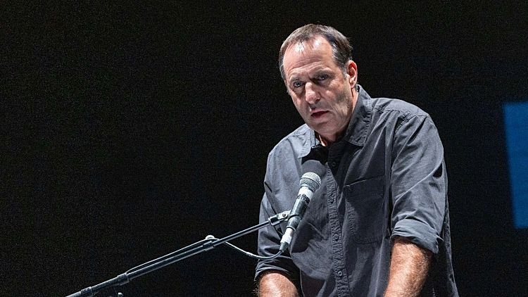 "בלי תקשורת אין דמוקרטיה": עשרות עיתונאים בכנס חירום