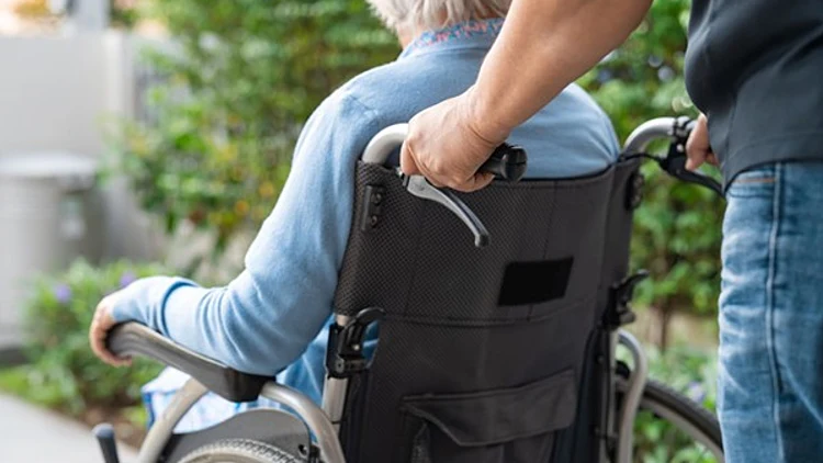 חברה מובילה למימוש זכויות: זו הדרך היעילה ביותר להגשת תביעת סיעוד | רשת 13