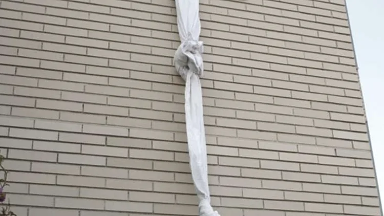 טומה נמלט באמצעות חבל שהכין מסדין