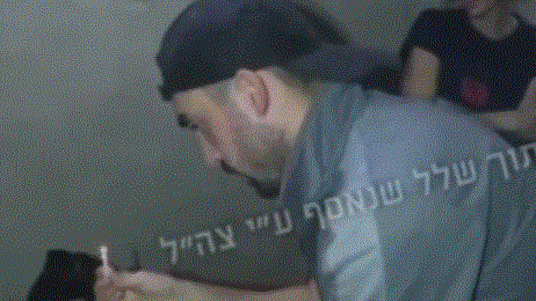 התיעוד המצמרר: 6 החטופים שנרצחו מדליקים נרות חנוכה במנהרה