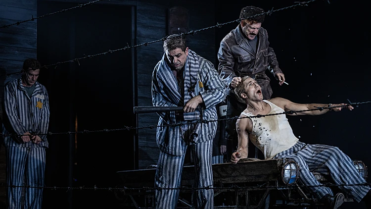 ברודווי זה כאן: ההצגה הזו היא יצירת מופת שחובה לצפות בה