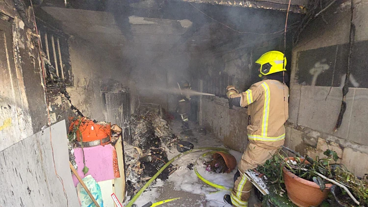 ילד בן 12 נספה בשריפה בבניין בפ"ת, גבר נספה בשריפה בקריית מלאכי