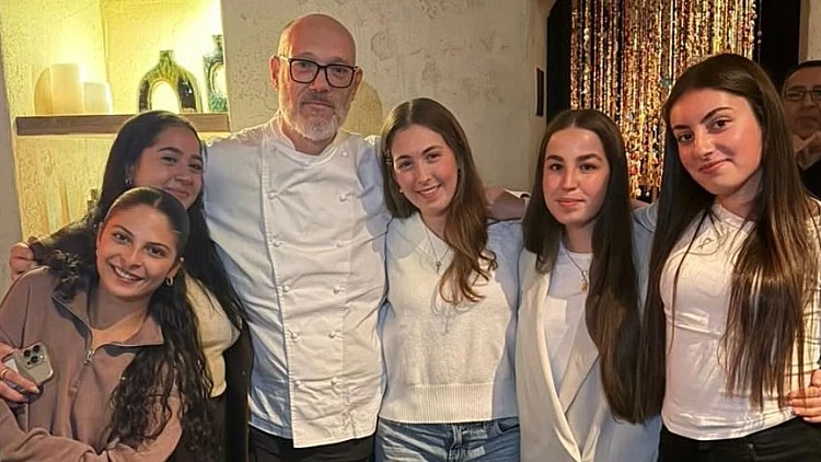 נס גדול: הדלקת הנרות המרגשת של מושיק רוט ושורדות השבי