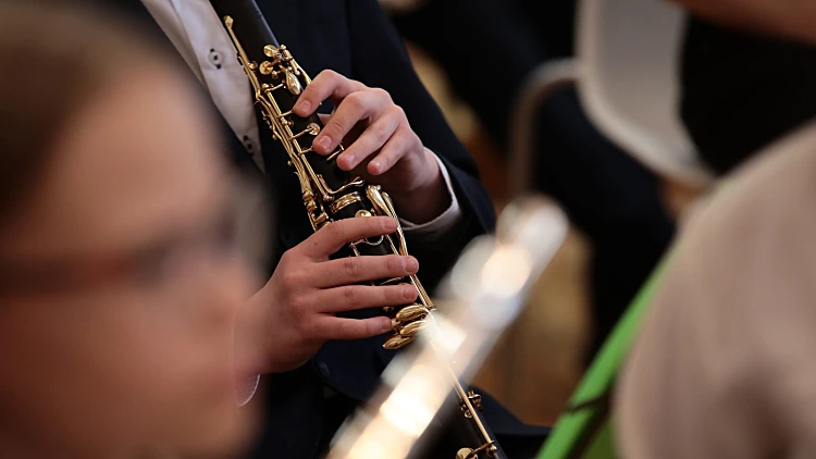 מערכת AI חשבה שקלרינט הוא אקדח והזעיקה את המשטרה