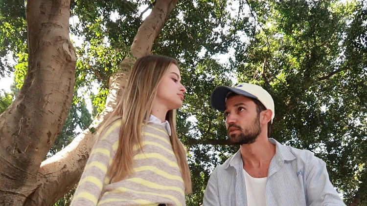 אמילי קופר ועידן גלפר בצילומים ל-Aldo